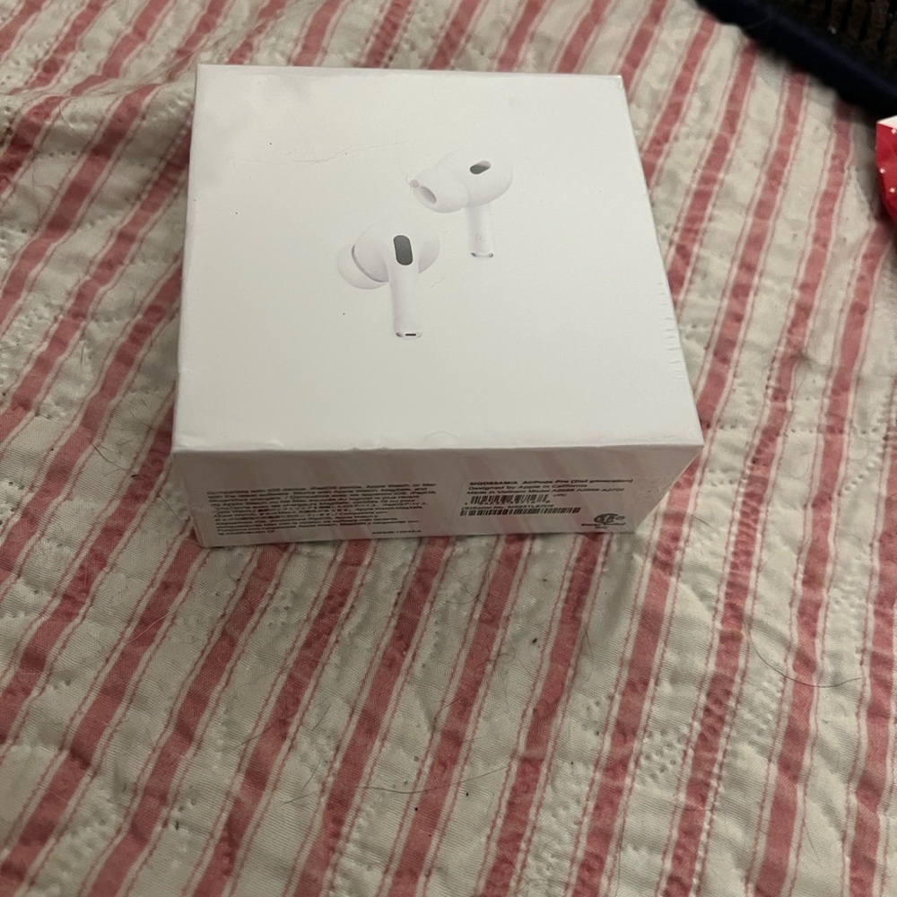 Apple White Earbud Headphones
